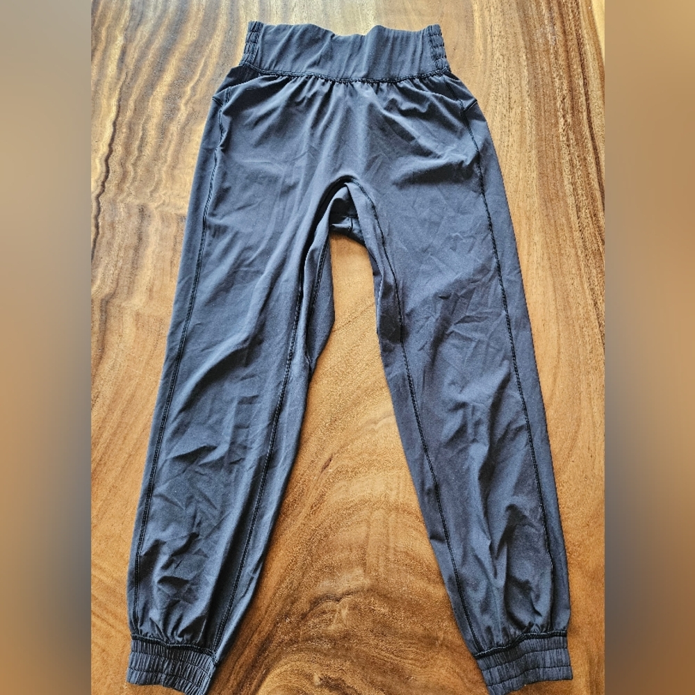 Lululemon Athletica Size 2 Joggers Charcoal Grey